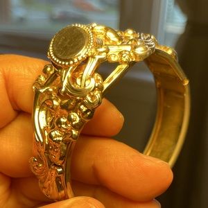 Gold tone vintage hinged locking bracelet   Can emboss an initial on face